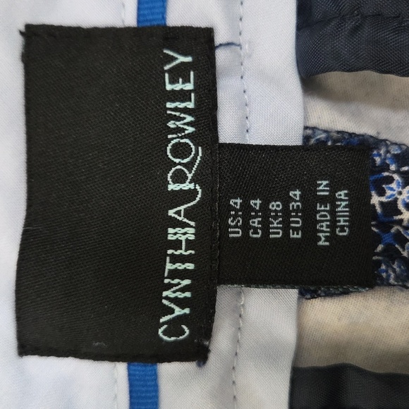 Cynthia Rowley | Blue Print 3.5" Inseam Shorts Size 4 - Picture 3 of 4